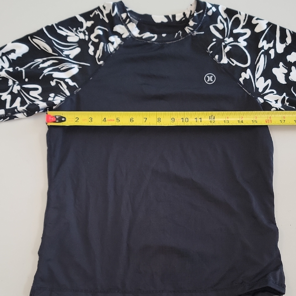 Hurley Black and White Floral Long Sleeve Tee - Picture 6 of 11